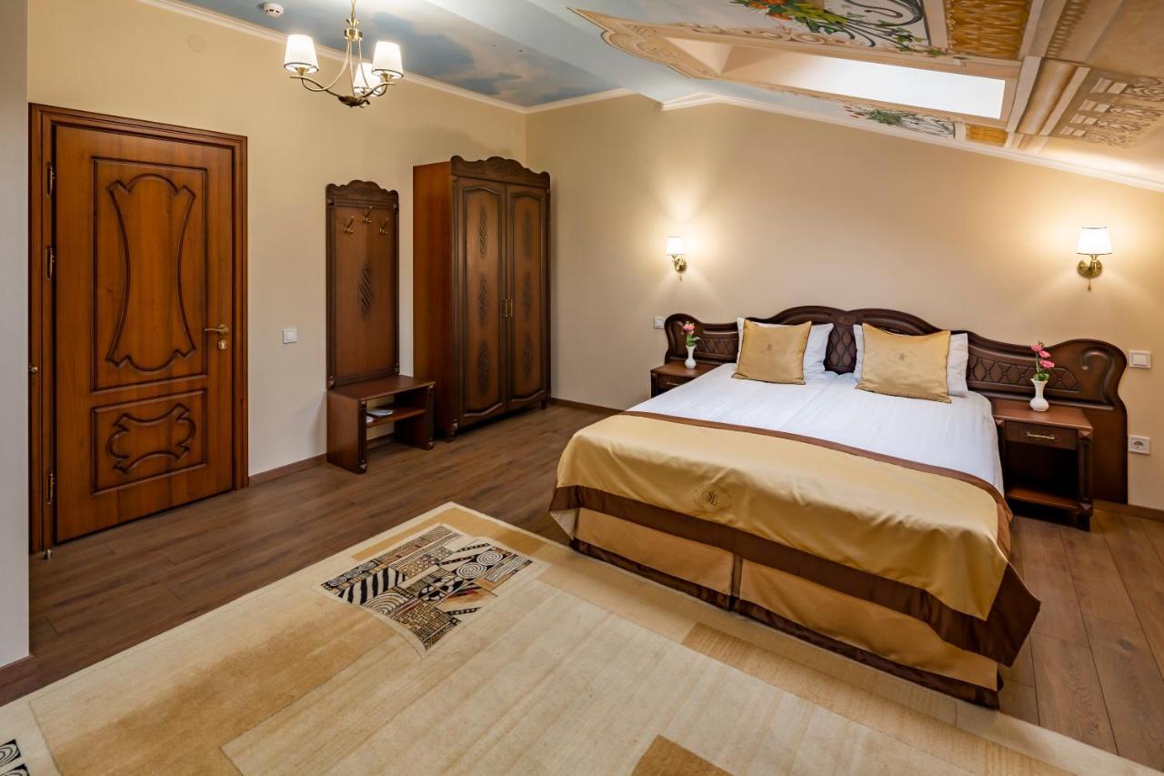 Mini-Hotel Guest House Inn ลวีฟ ภายนอก รูปภาพ