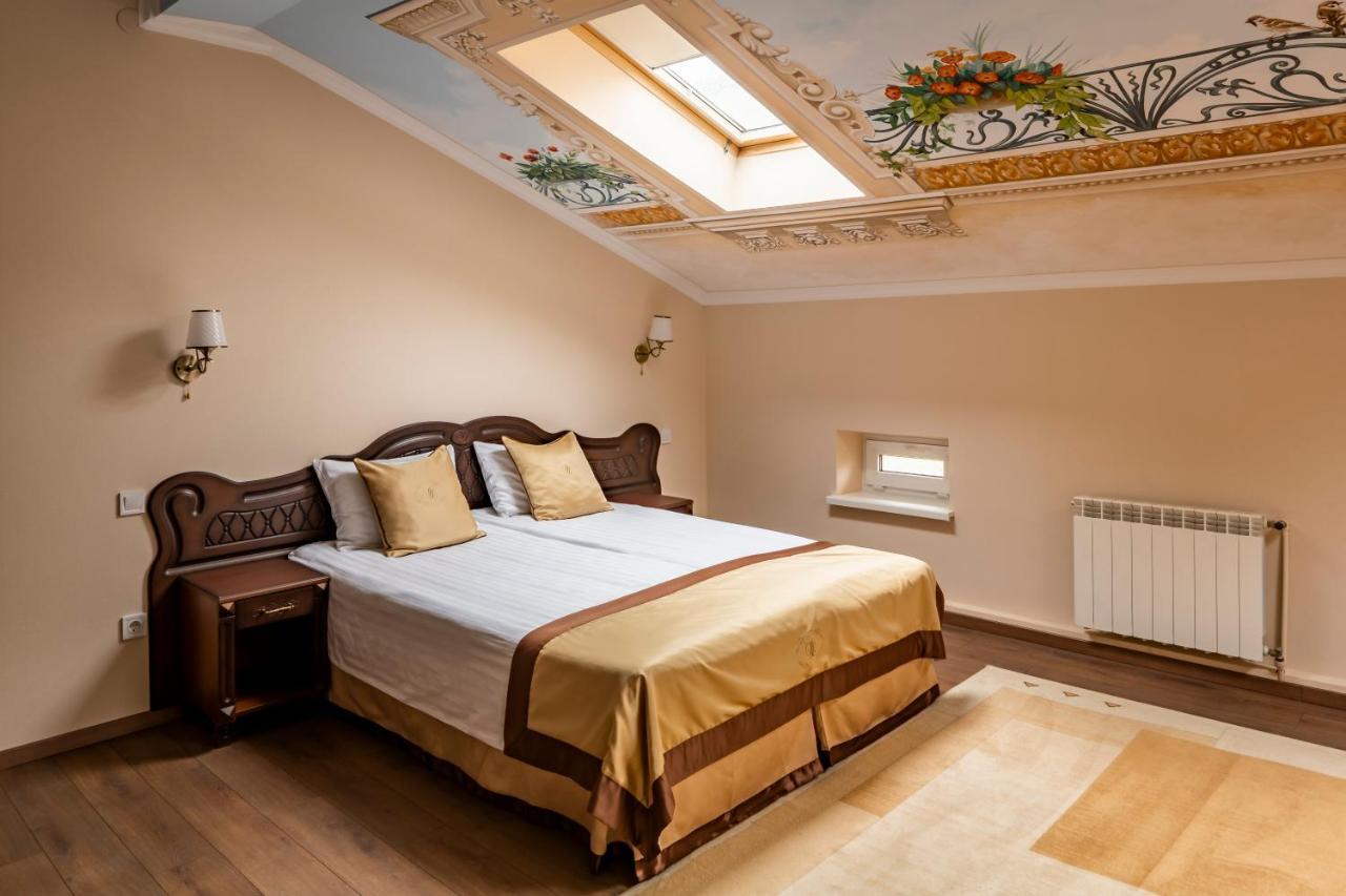 Mini-Hotel Guest House Inn ลวีฟ ภายนอก รูปภาพ