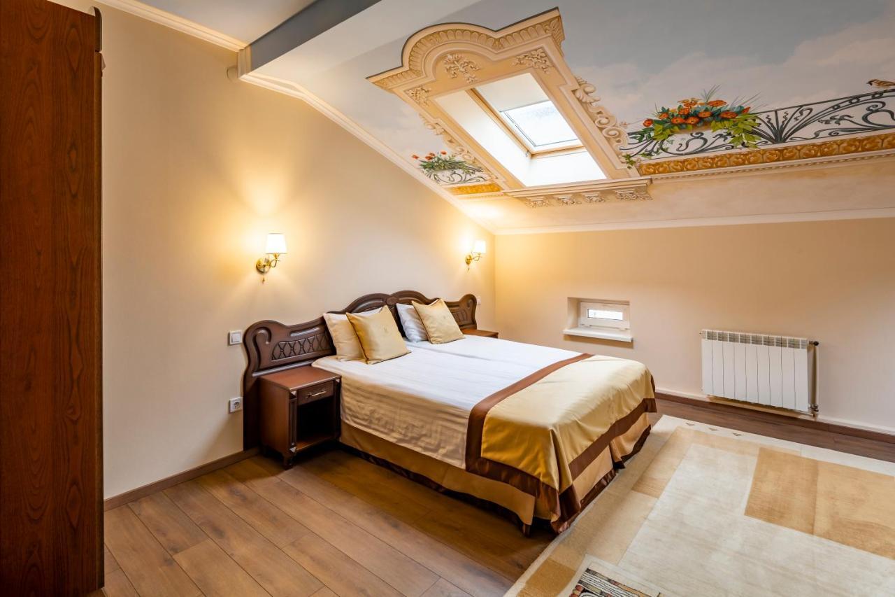Mini-Hotel Guest House Inn ลวีฟ ภายนอก รูปภาพ