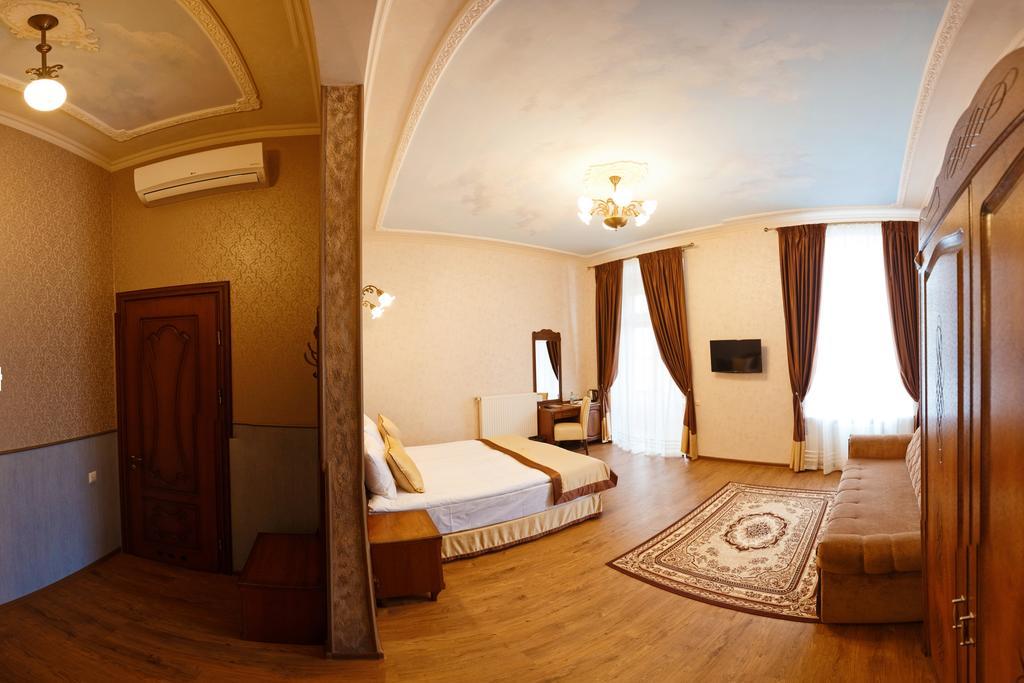Mini-Hotel Guest House Inn ลวีฟ ภายนอก รูปภาพ