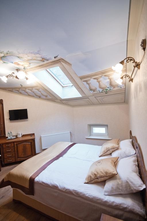 Mini-Hotel Guest House Inn ลวีฟ ภายนอก รูปภาพ