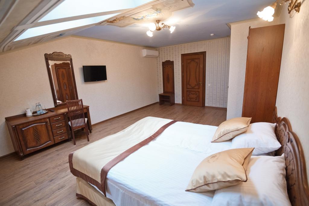 Mini-Hotel Guest House Inn ลวีฟ ภายนอก รูปภาพ