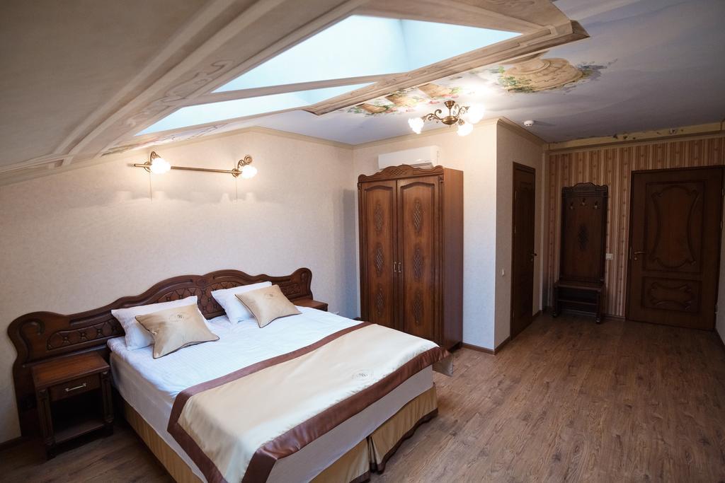 Mini-Hotel Guest House Inn ลวีฟ ภายนอก รูปภาพ