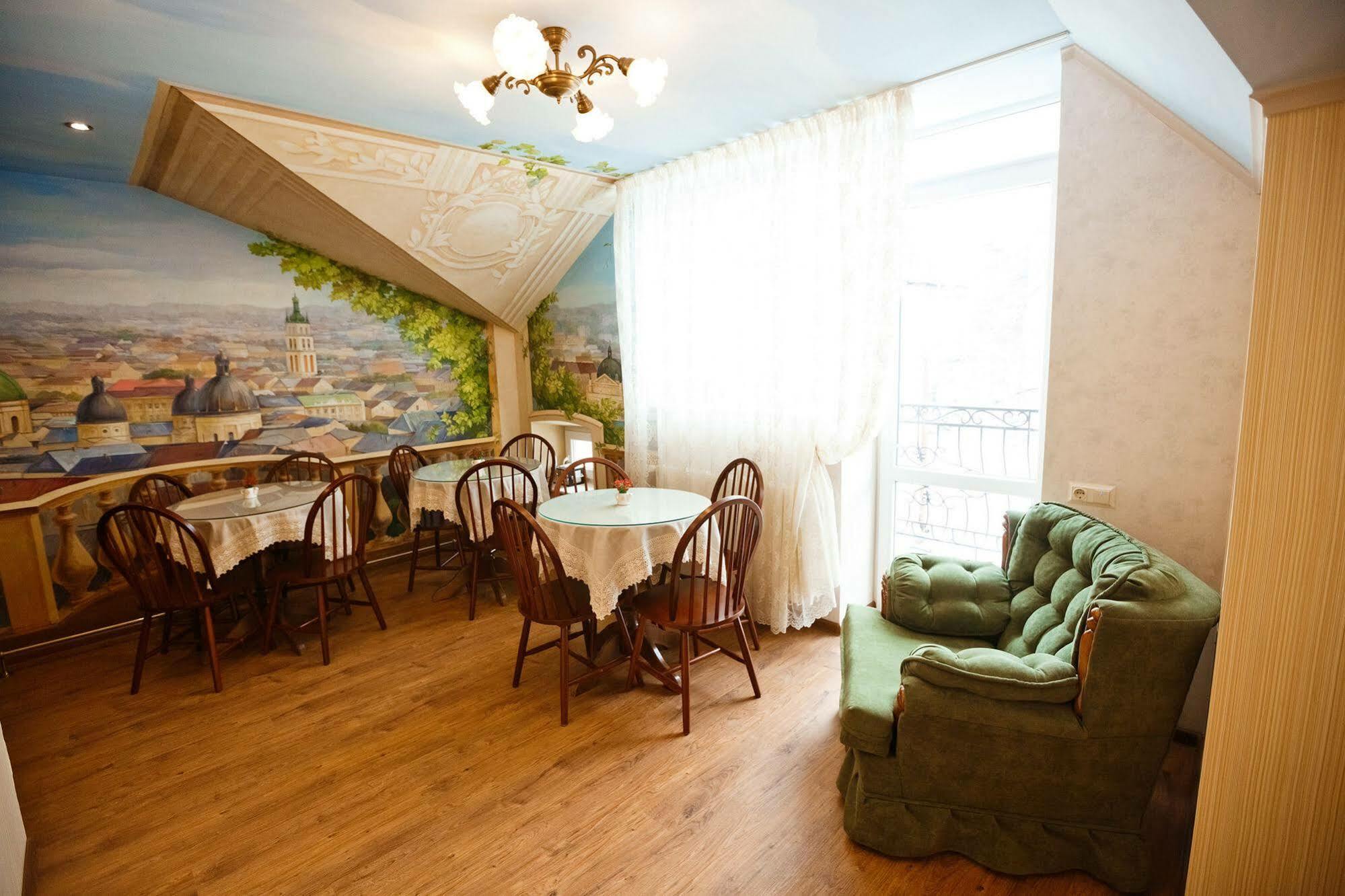 Mini-Hotel Guest House Inn ลวีฟ ภายนอก รูปภาพ